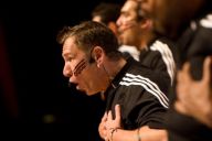 Expression corporelle, cris et intensité pendant le haka d’entreprise MadCityZen. | © MadCityZen